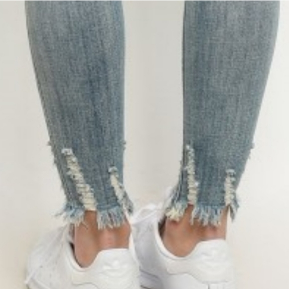 Women's Distressed Denim Skinny Jeans | Light Blue Riva Curve (5) - Picture 5 of 7